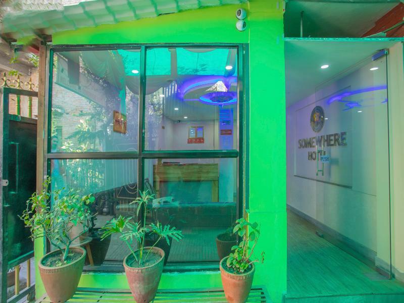 Oyo 146 Somewhere Hotel & Resturant Kathmandu Exterior photo